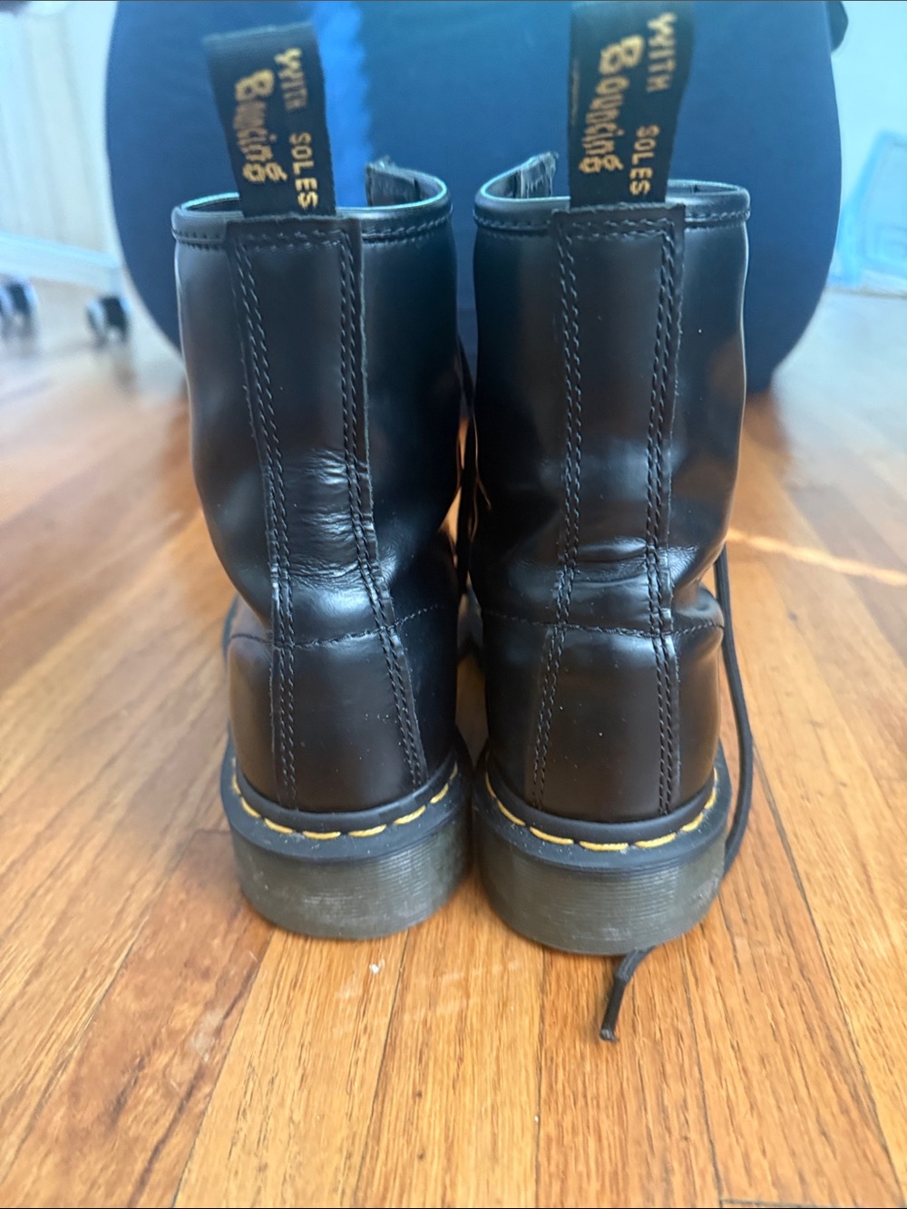 Doc Martens - Picture 2 of 6